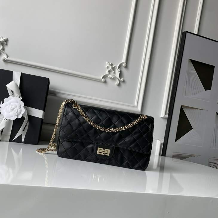 Picture of Chanel Handbags _SKUfw239861541fw